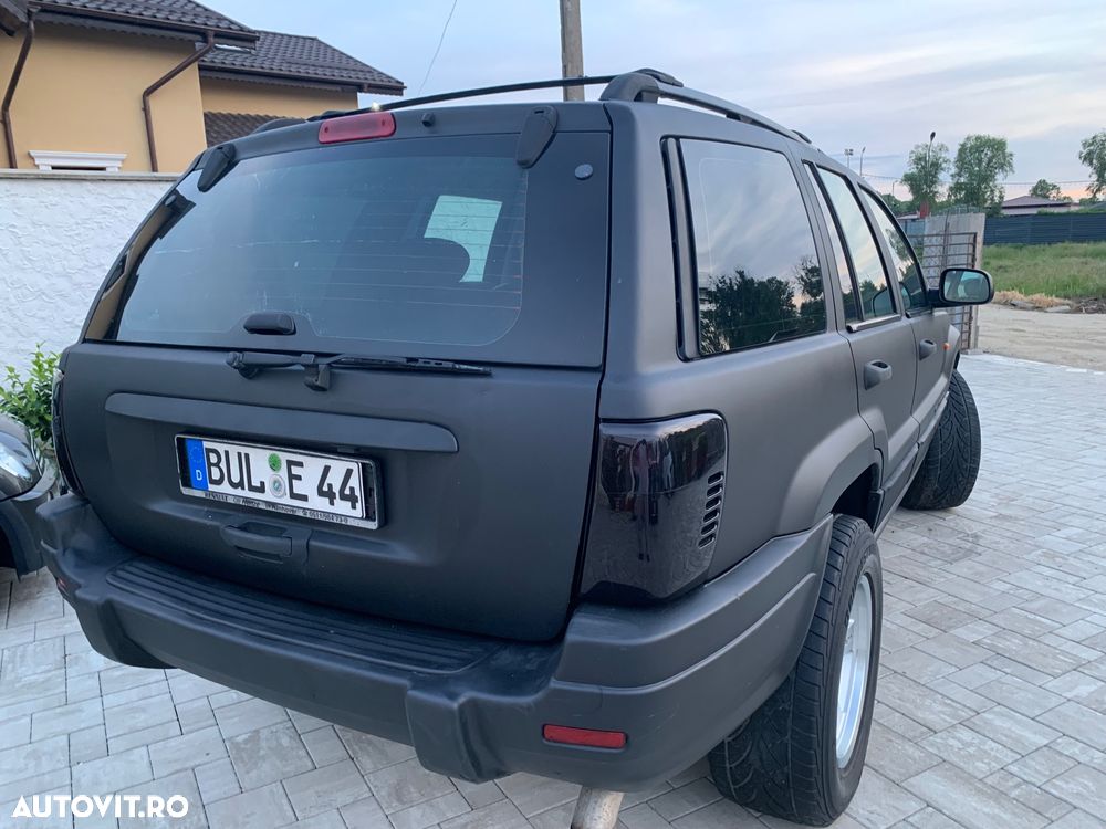 Jeep Grand Cherokee - 29