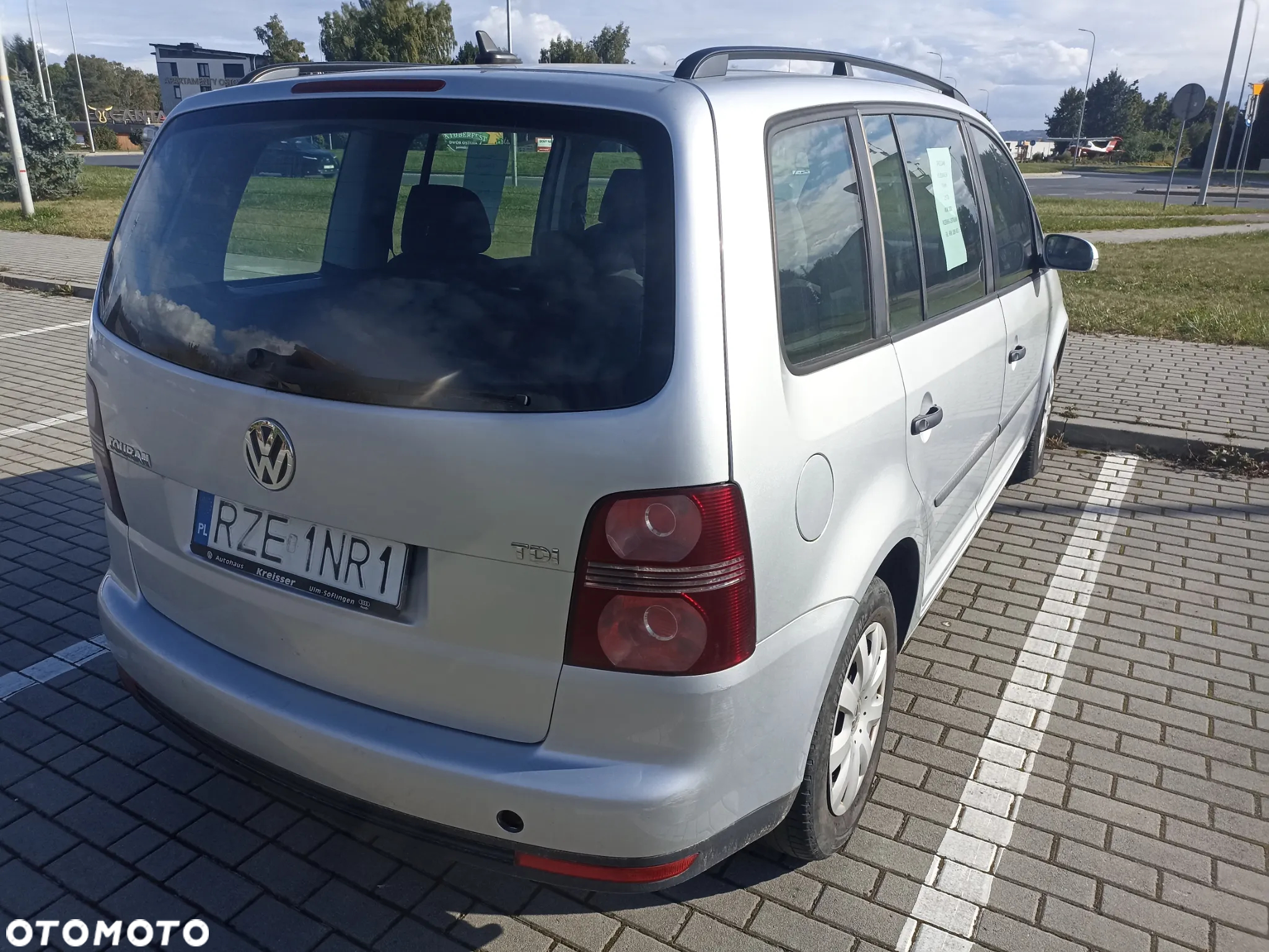 Volkswagen Touran 1.9 TDI Conceptline - 4