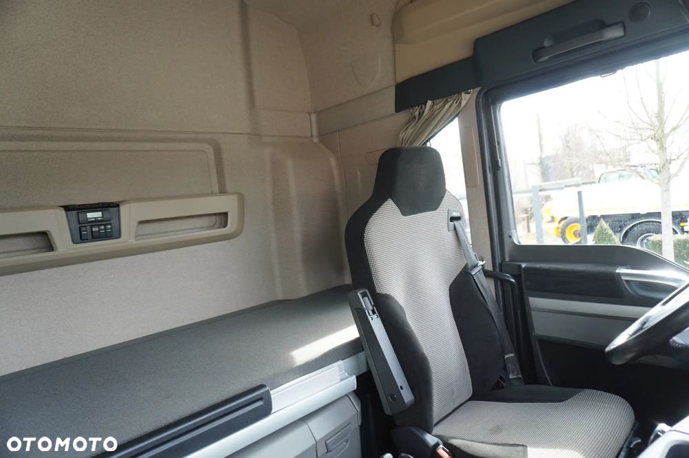 MAN TGX 35.580 8x4-4 / rama 830 cm / oś skrętna / 260 tys. km - 25