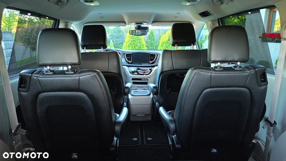 Chrysler Pacifica - 32