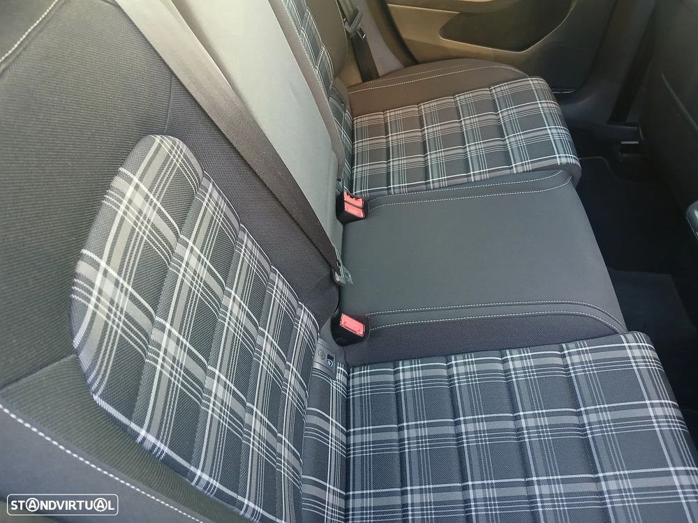 VW Golf 2.0 TDI GTD DSG - 29