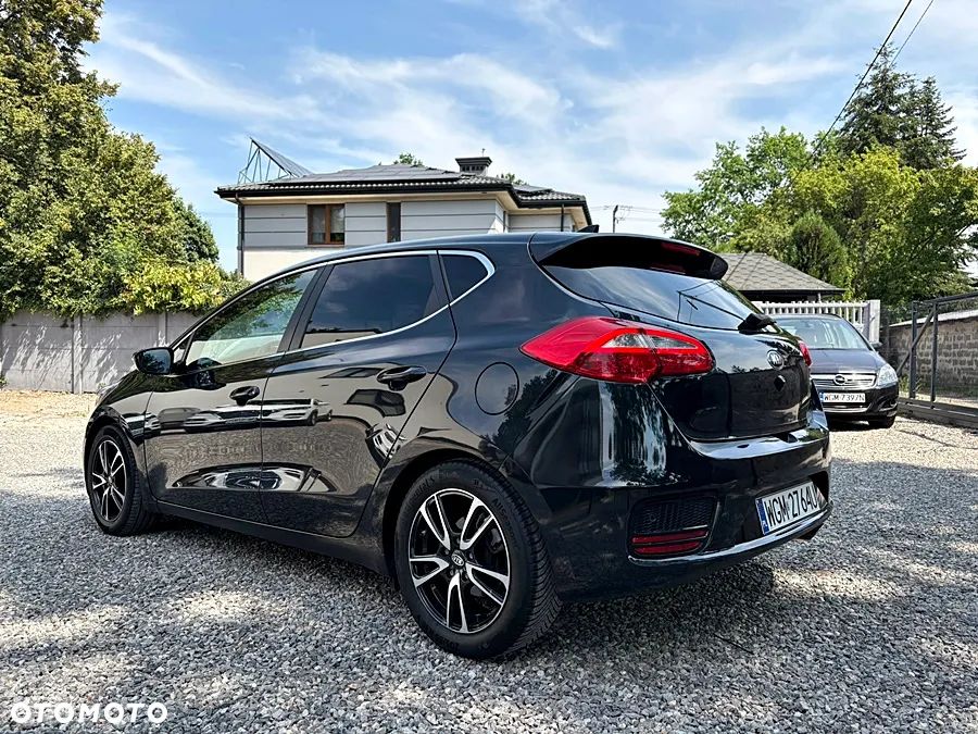 Kia Ceed 1.4 CVVT Dream-Team Edition - 4