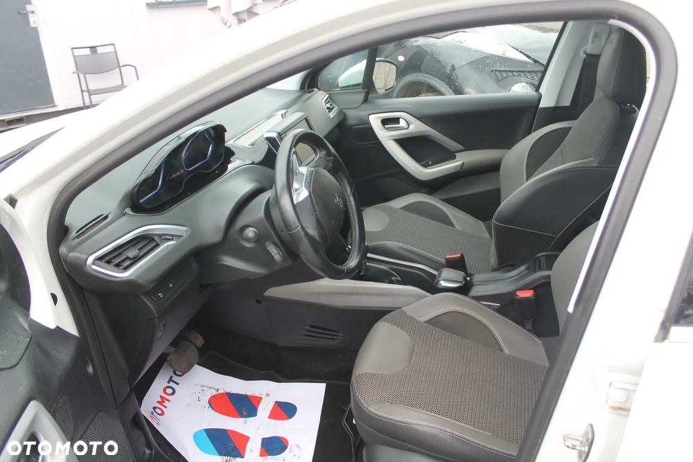 Peugeot 2008 PureTech 110 GPF Stop&Start EAT6 Style - 9