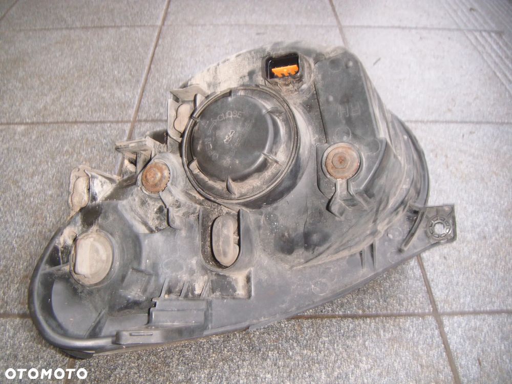 kia picanto 10r  lampa prawy przód - 3