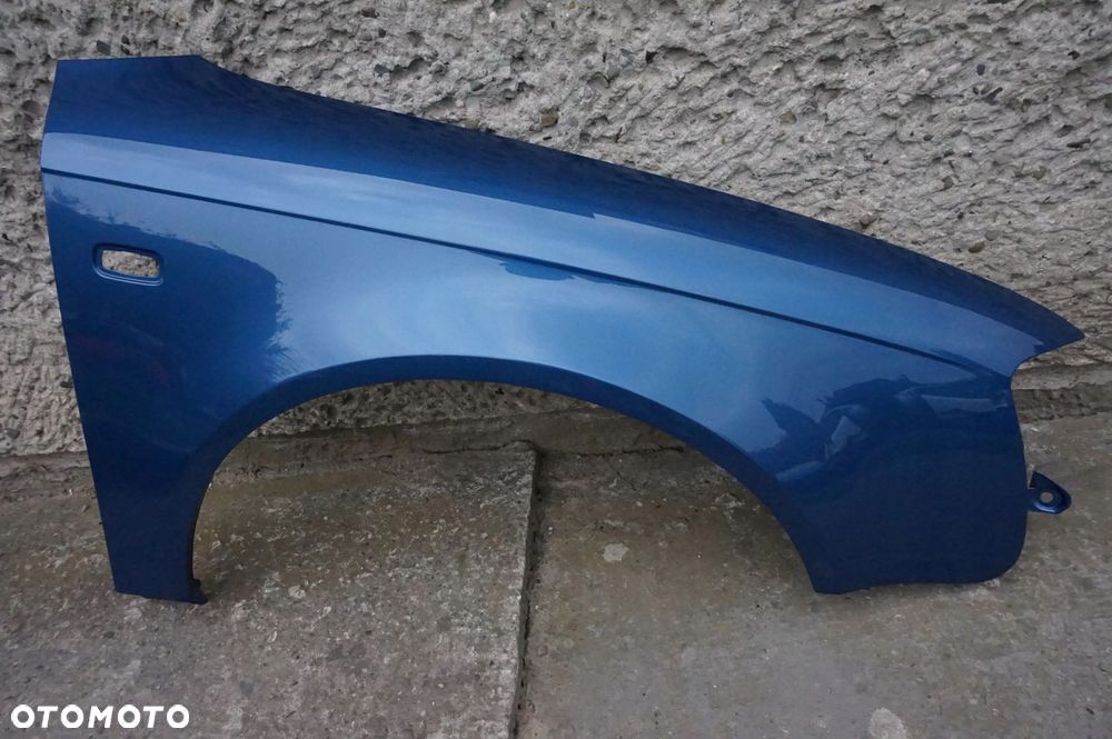 BŁOTNIK PRZEDNI PRAWY AUDI A4 B7 LZ5W 04/07r - 1