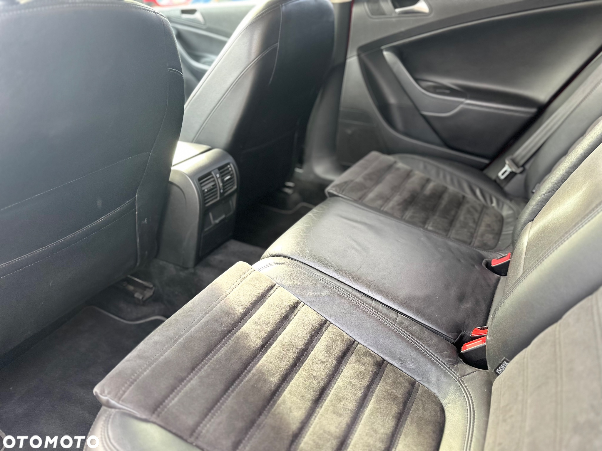 Volkswagen Passat Variant 2.0 TSI R-Line - 14