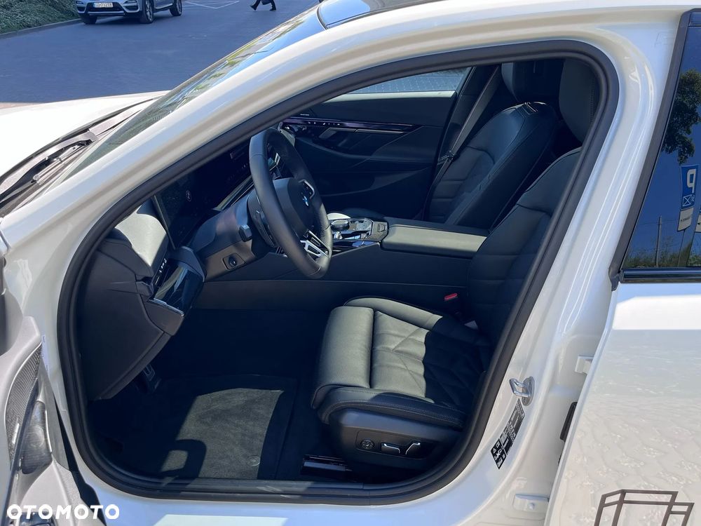 BMW Seria 5 520d xDrive mHEV - 13