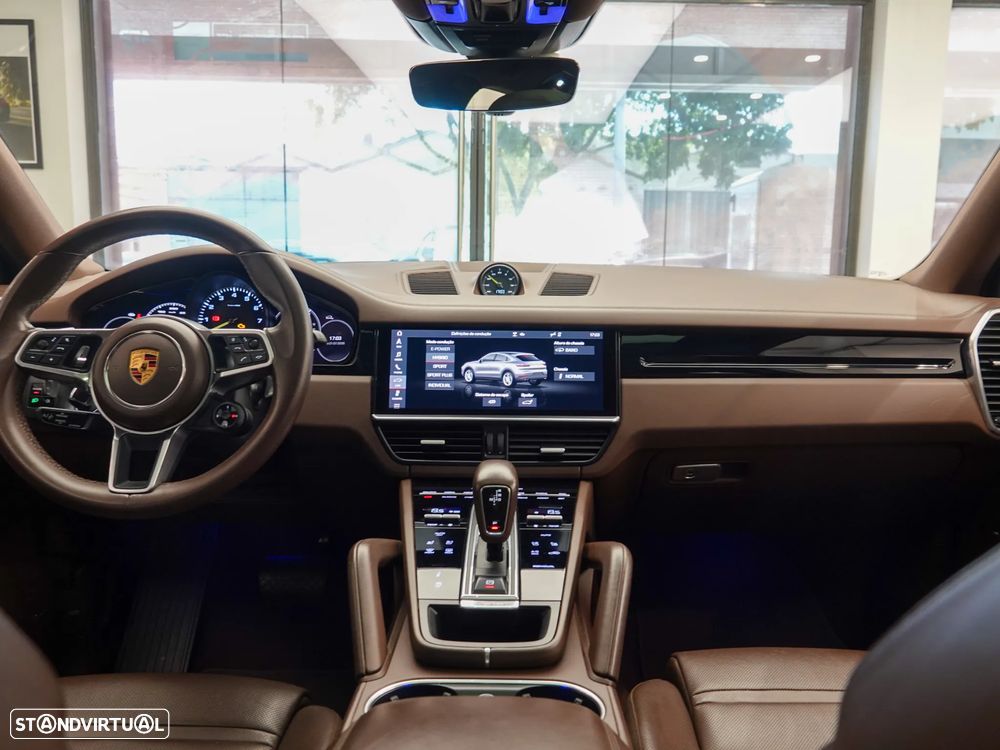 Porsche Cayenne Coupé E-Hybrid - 25