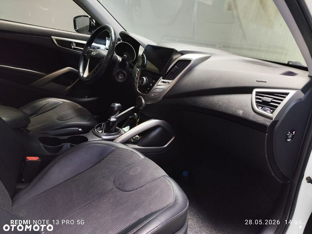 Hyundai Veloster - 16