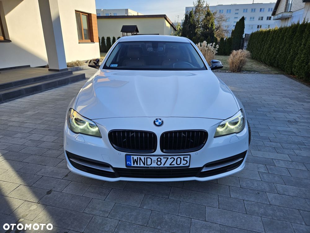 BMW Seria 5 520d xDrive - 10
