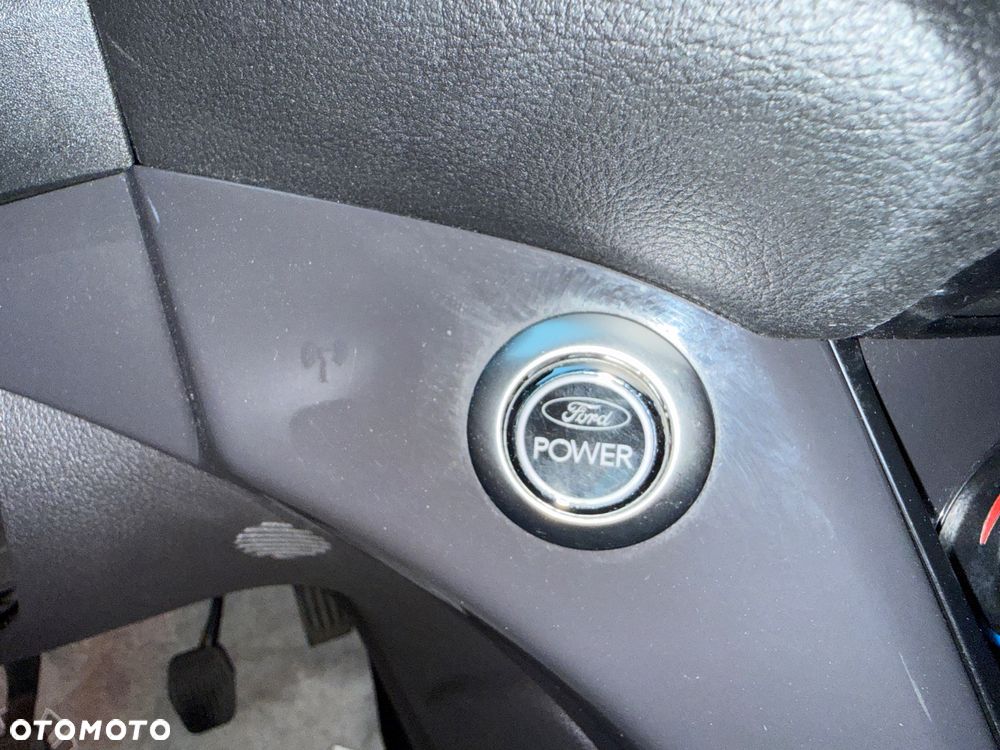 Ford Kuga 1.6 EcoBoost 2x4 Titanium - 21