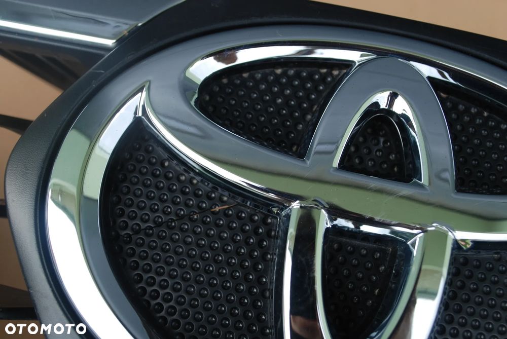 TOYOTA HILUX VIII INVINCIBLE 20- Zderzak Przedni Przód - 9