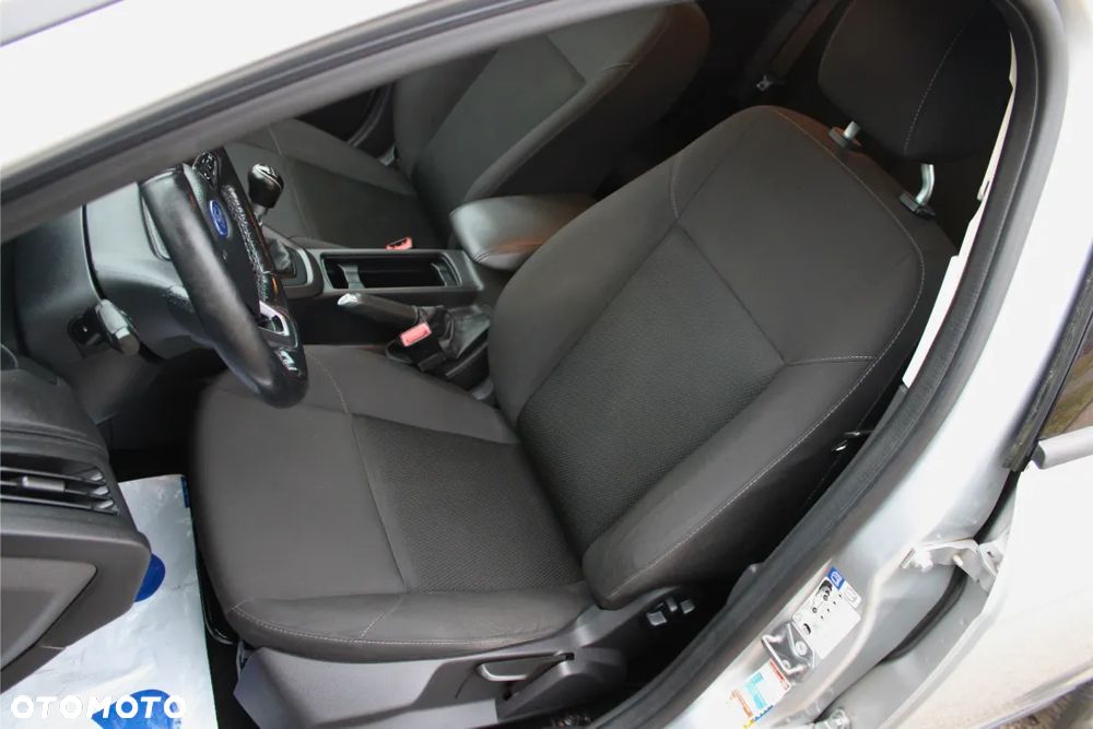 Ford Focus 1.6 TDCi DPF Ambiente - 15