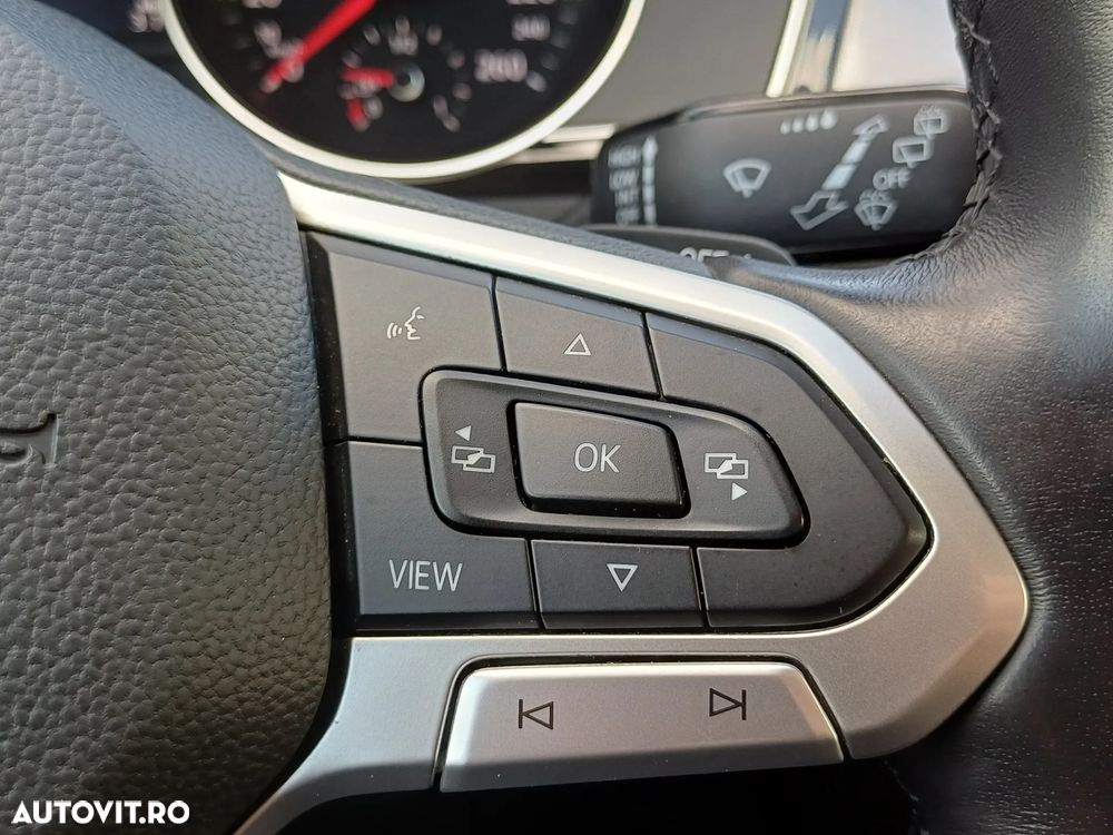 Volkswagen Passat - 19