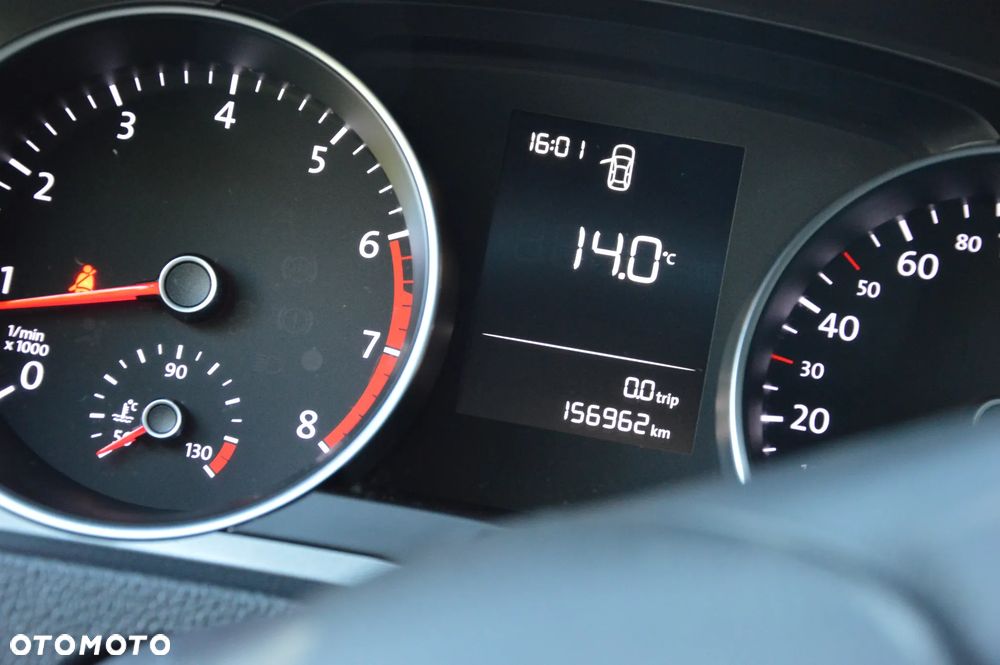 Volkswagen Golf - 26