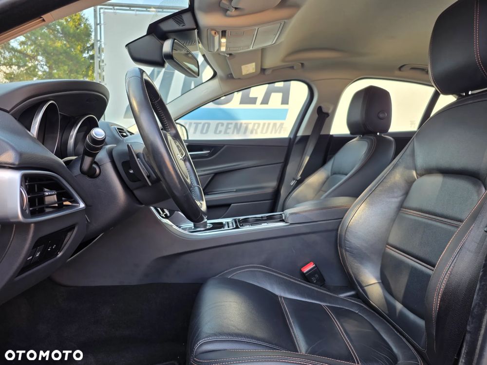 Jaguar XE E-Performance Portfolio - 16