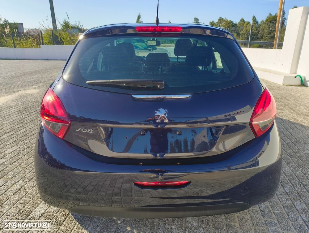 Peugeot 208 1.2 PureTech Signature - 4