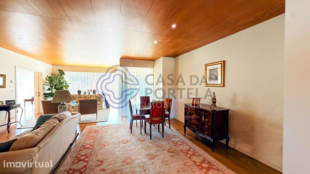 Moradia Independente T4 com 1.780 m2 de Terreno | Carvalhos | Vila Nov - Grande imagem: 4/44