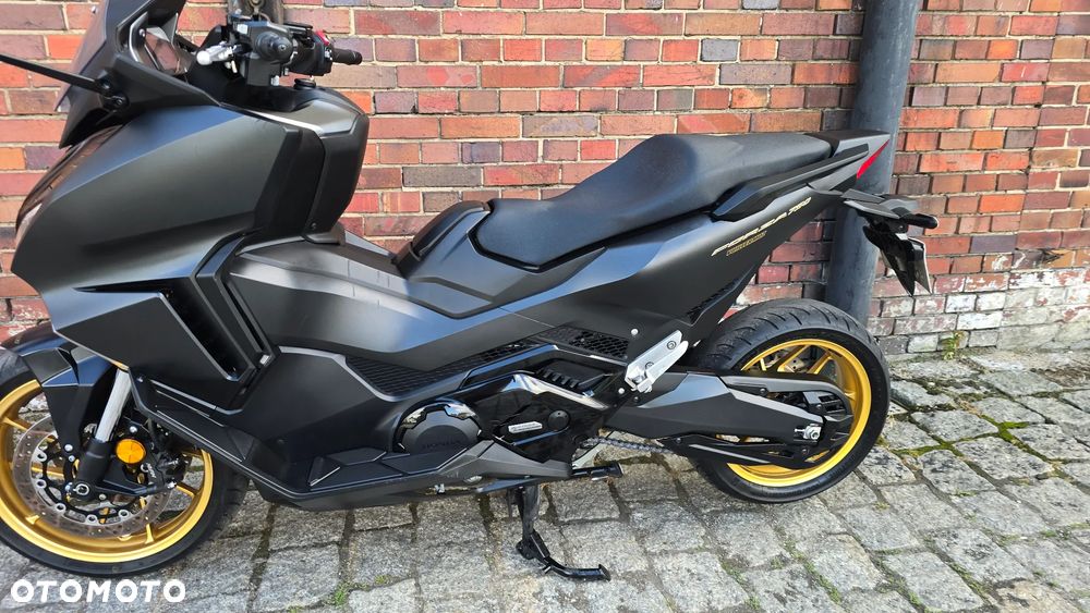 Honda NSS - 6