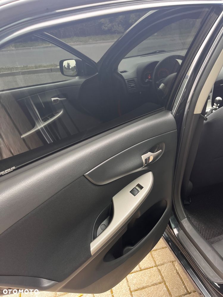 Toyota Corolla 2.0 D-4D Prestige - 28