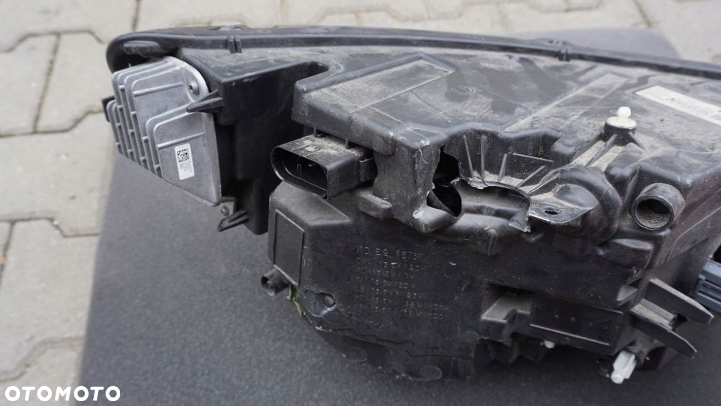 VOLVO XC40 - LAMPA MID LED LEWA PRZÓD - 3