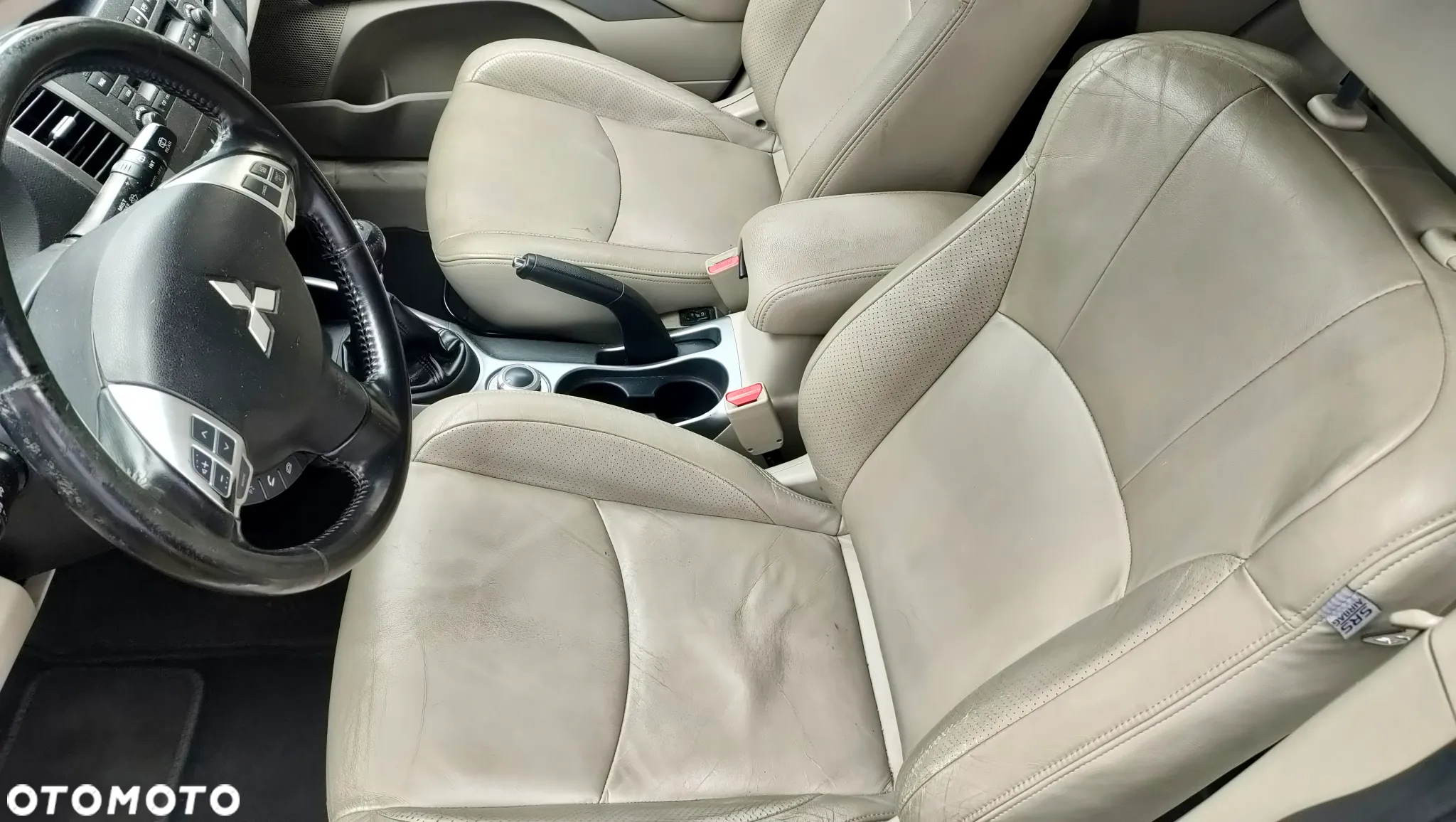 Mitsubishi Outlander 2.0 DID Intense - 11