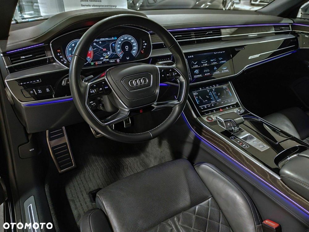 Audi S8 - 10