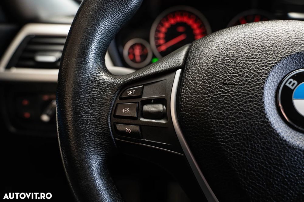 BMW Seria 3 320d Sport-Aut. - 19