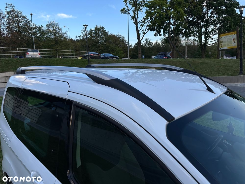 Ford Tourneo Courier - 38