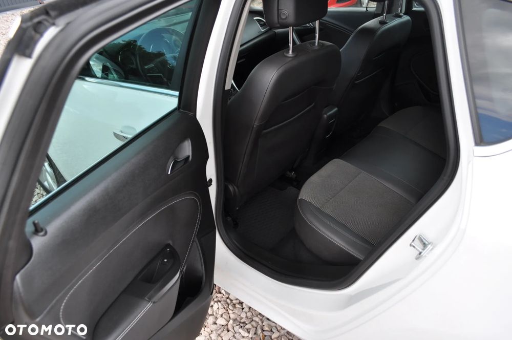 Opel Astra 1.4 Turbo Exklusiv - 20