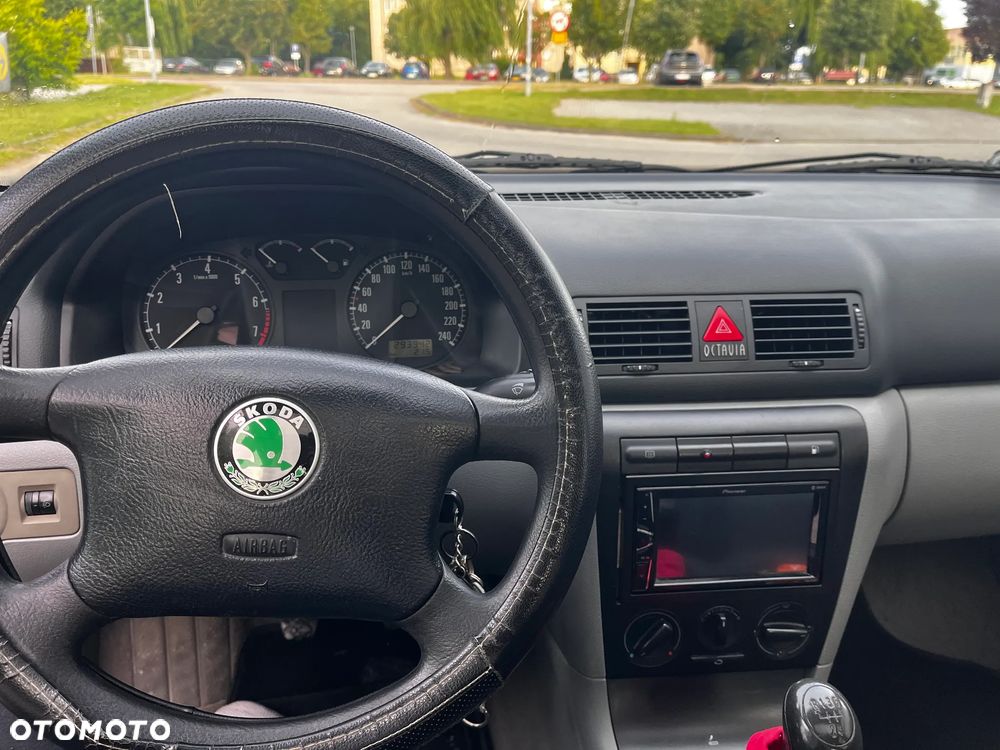 Skoda Octavia 1.6 Classic - 8