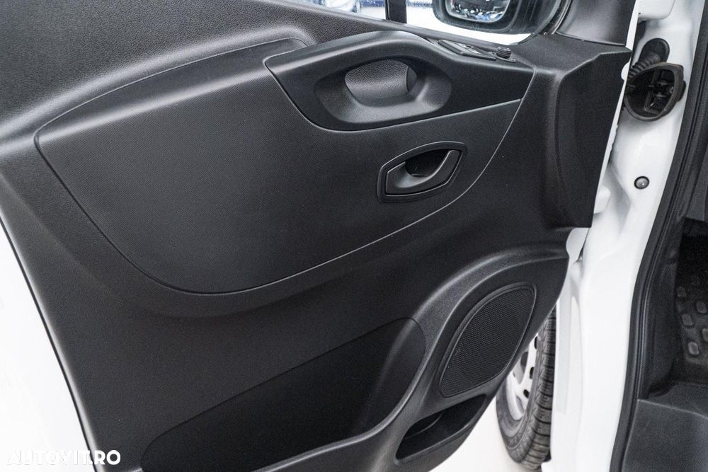 Renault Trafic 2.0 Blue dCi 120 Combi L2H1 8+1 locuri Authentique - 29