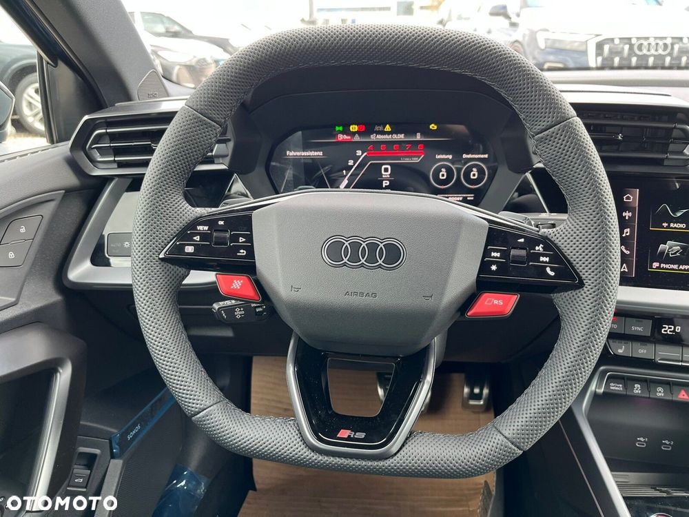 Audi RS3 Limousine - 11