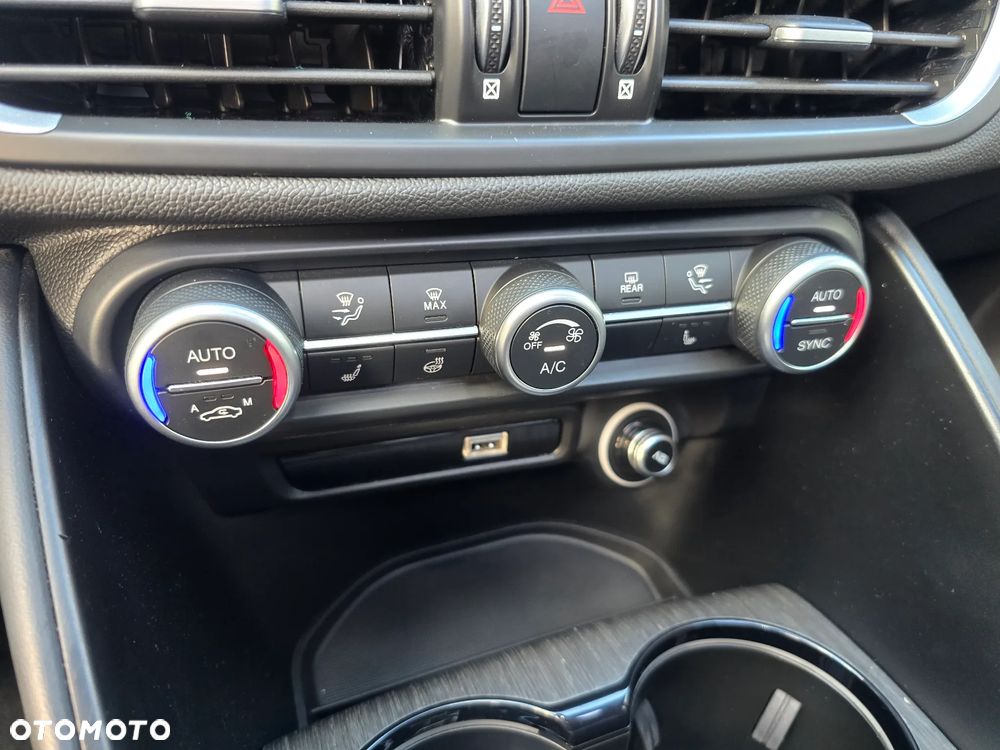 Alfa Romeo Giulia - 39