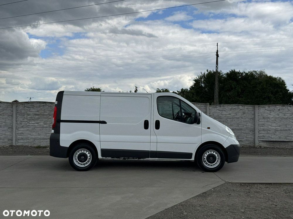 Opel Vivaro - 24