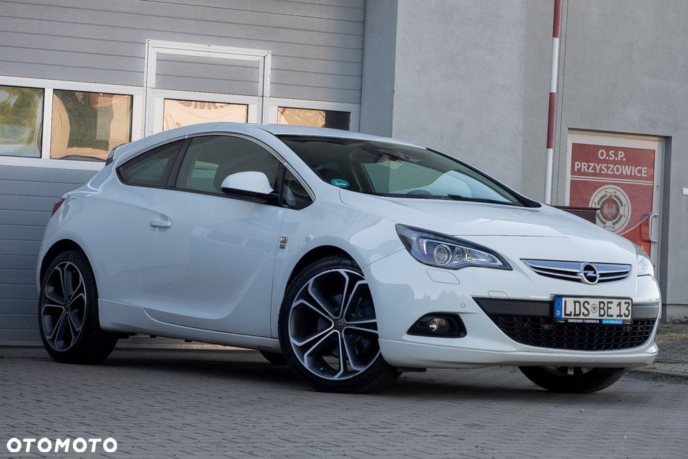 Opel Astra 1.6 Turbo Sport - 2