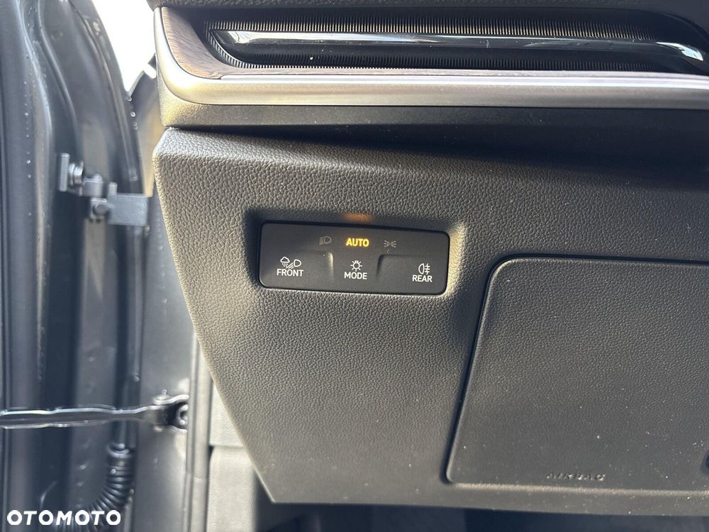 Skoda Superb 2.0 TDI SCR 4x4 L&K DSG - 24