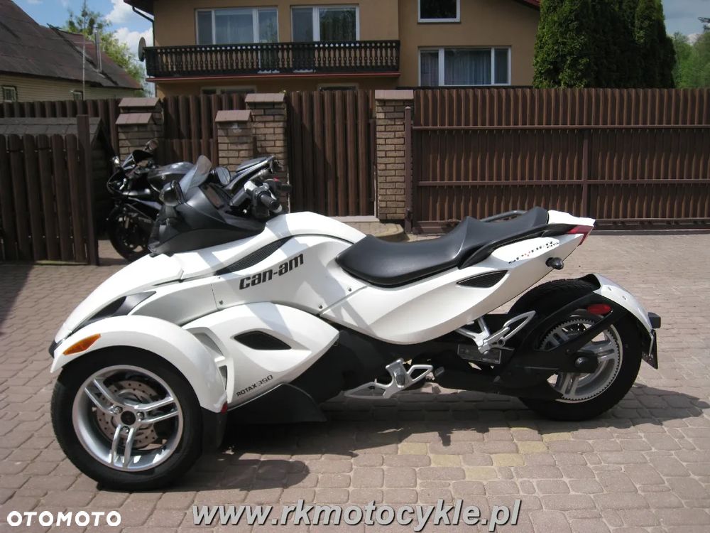 Can-Am Spyder - 16