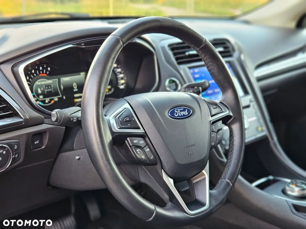 Ford Mondeo 2.0 EcoBlue Titanium - 25