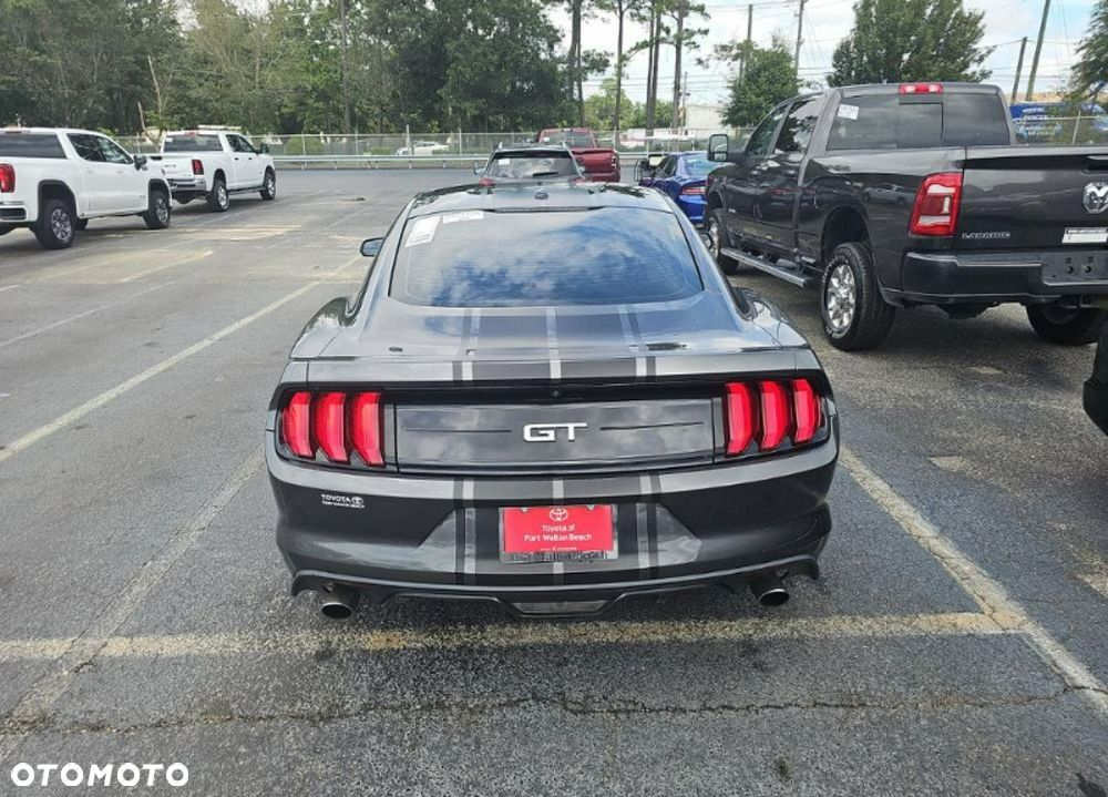 Ford Mustang - 6