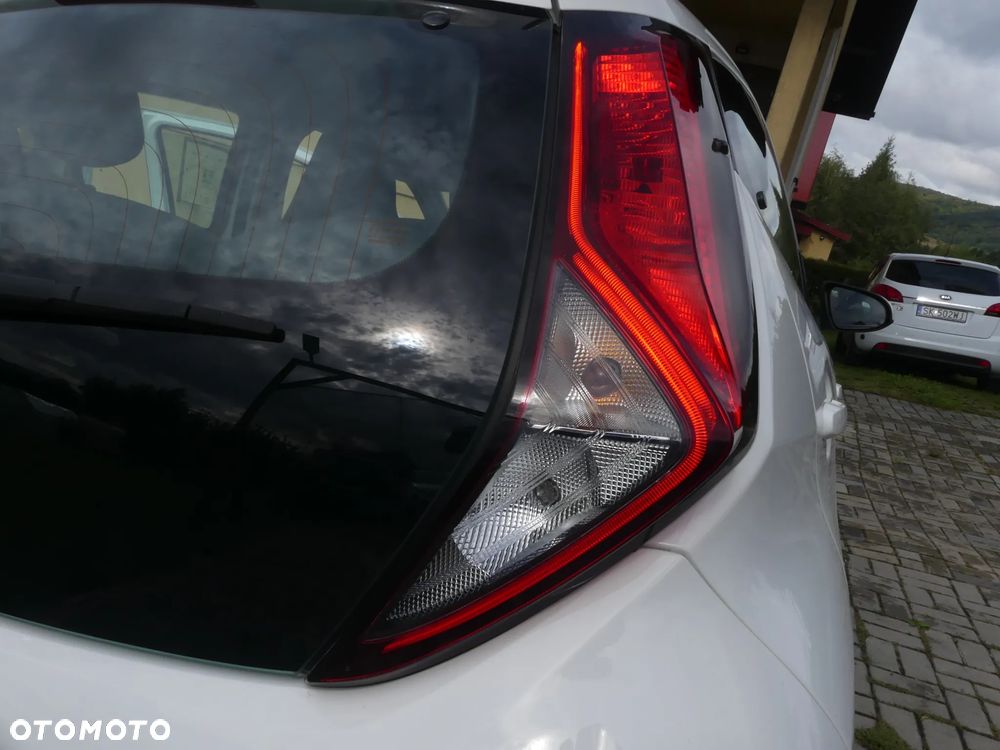 Toyota Aygo x-play - 33