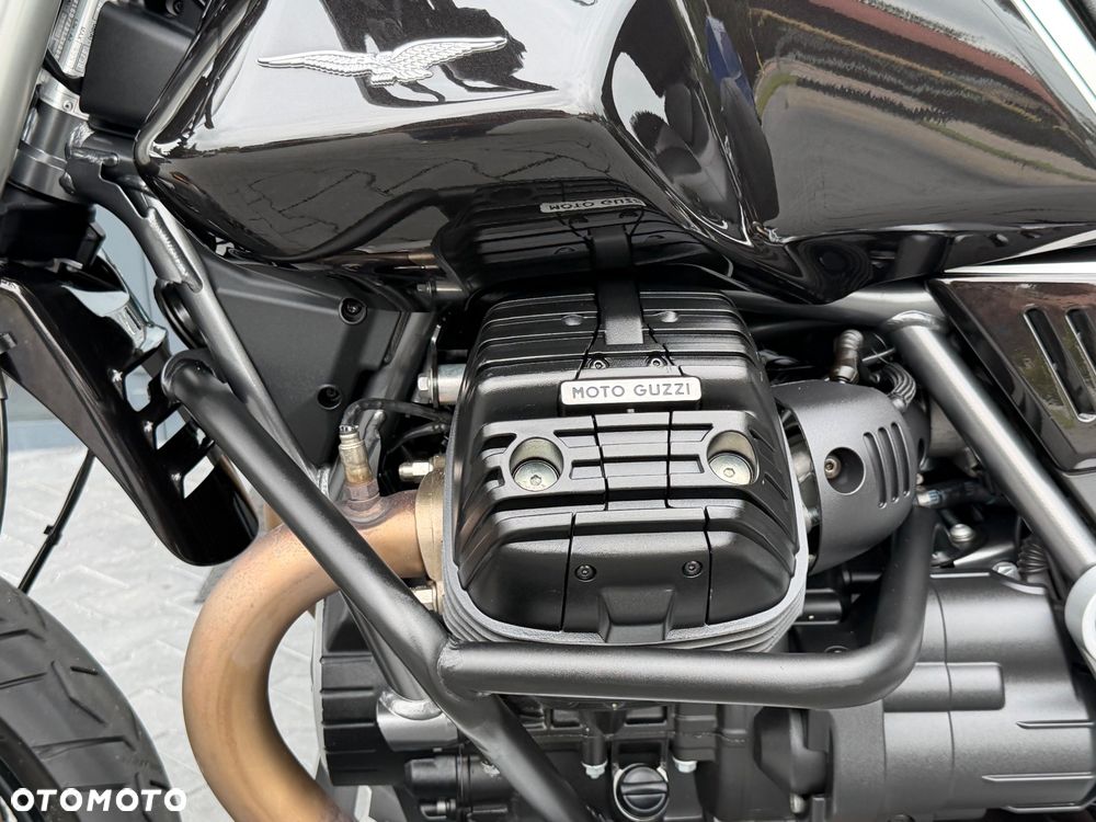 Moto Guzzi V85 - 35