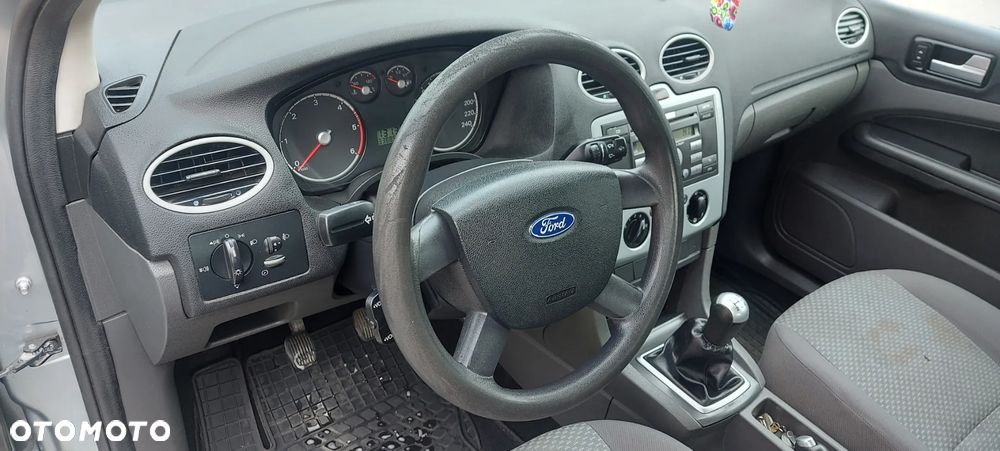 Ford Focus 1.6 TDCi cDPF Ghia - 29