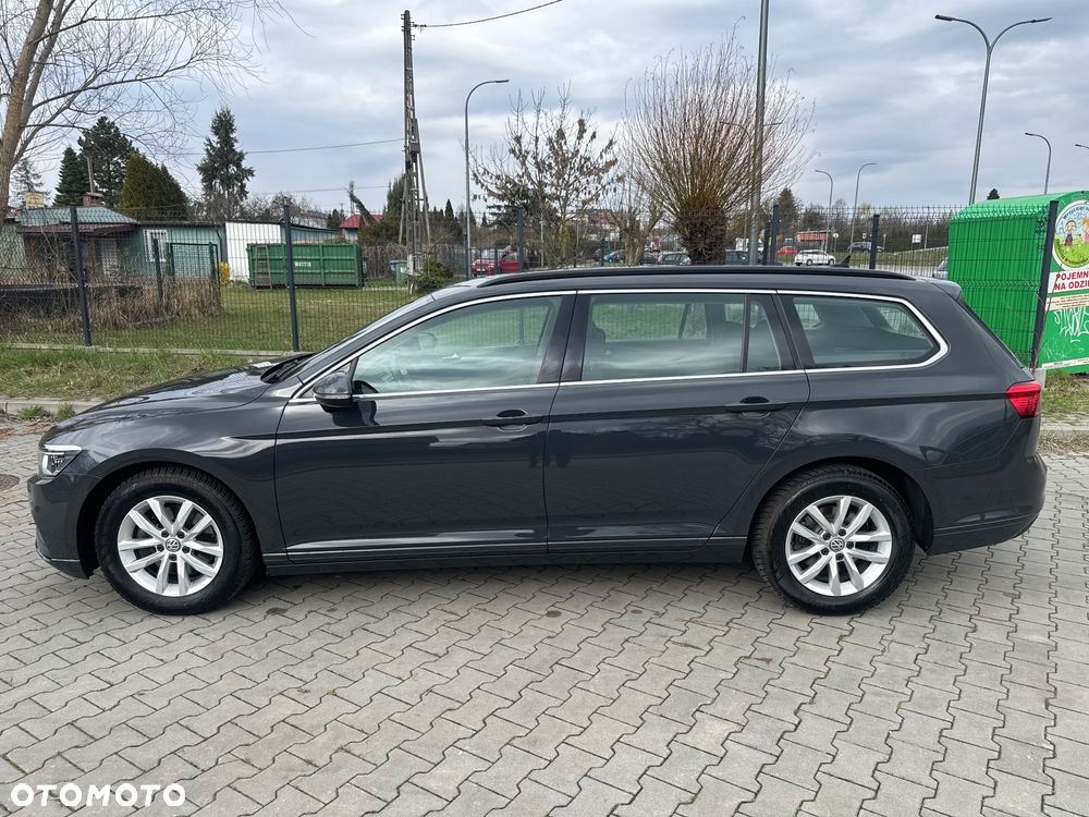 Volkswagen Passat - 4