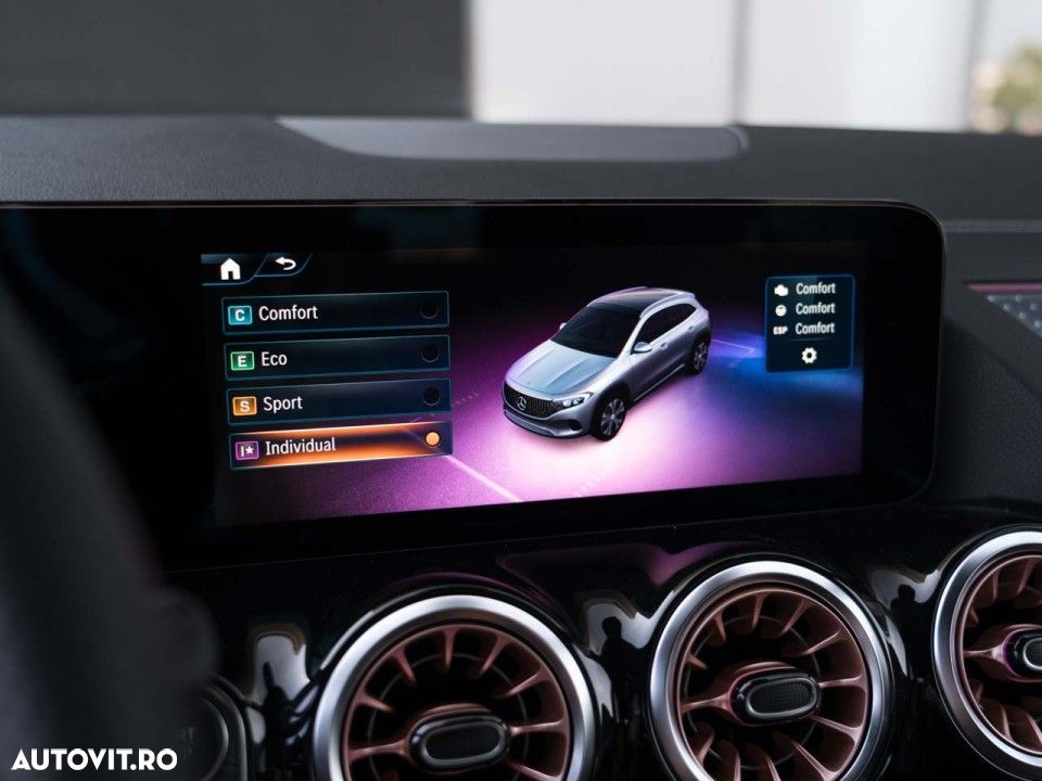 Mercedes-Benz EQA 300 4MATIC - 28
