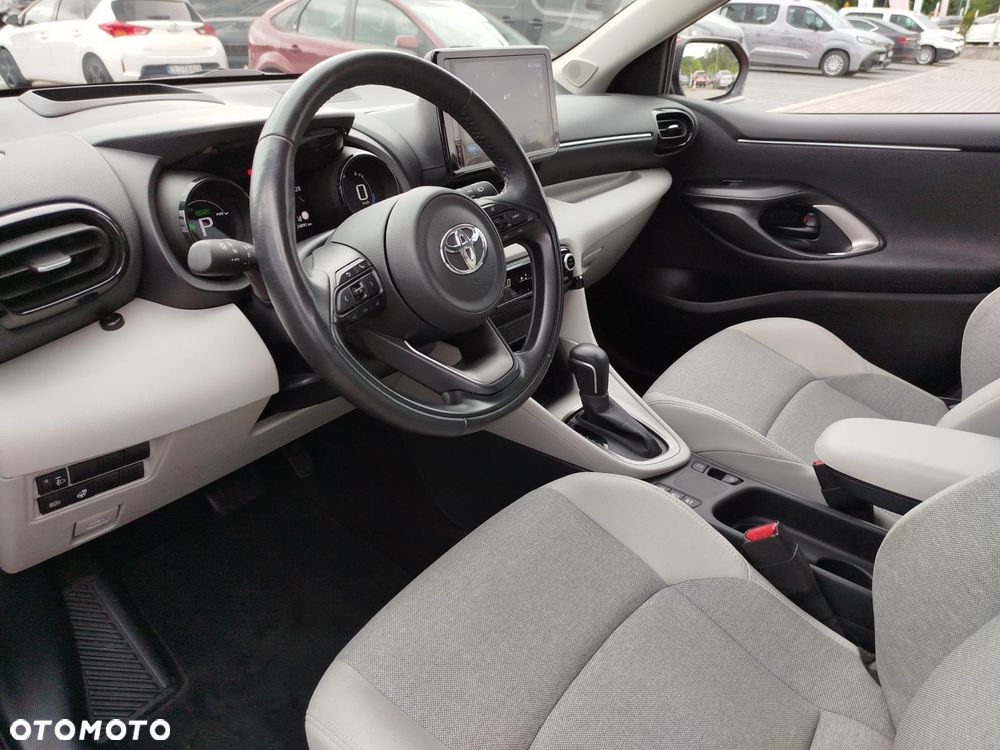 Toyota Yaris - 10