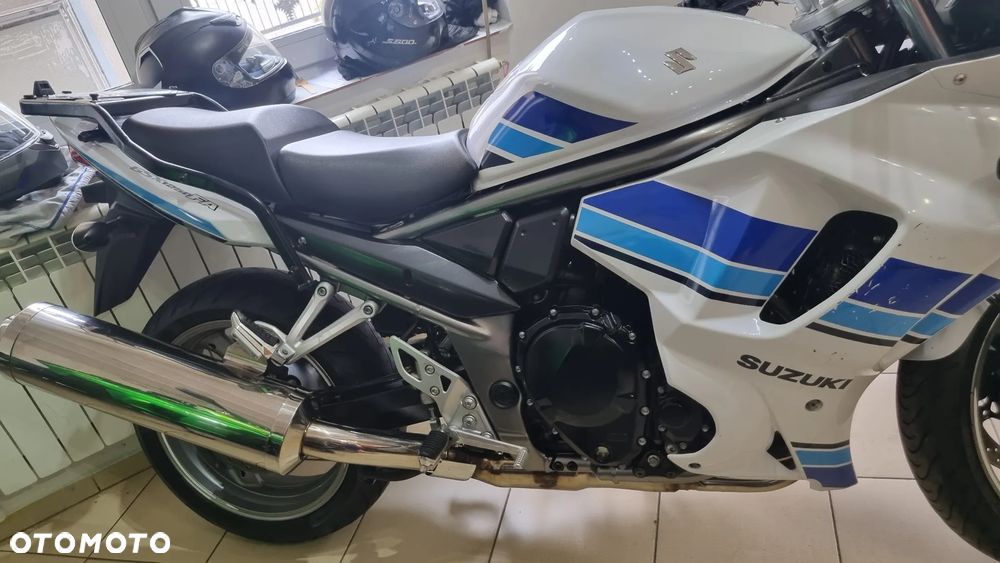 Suzuki GSX - 4