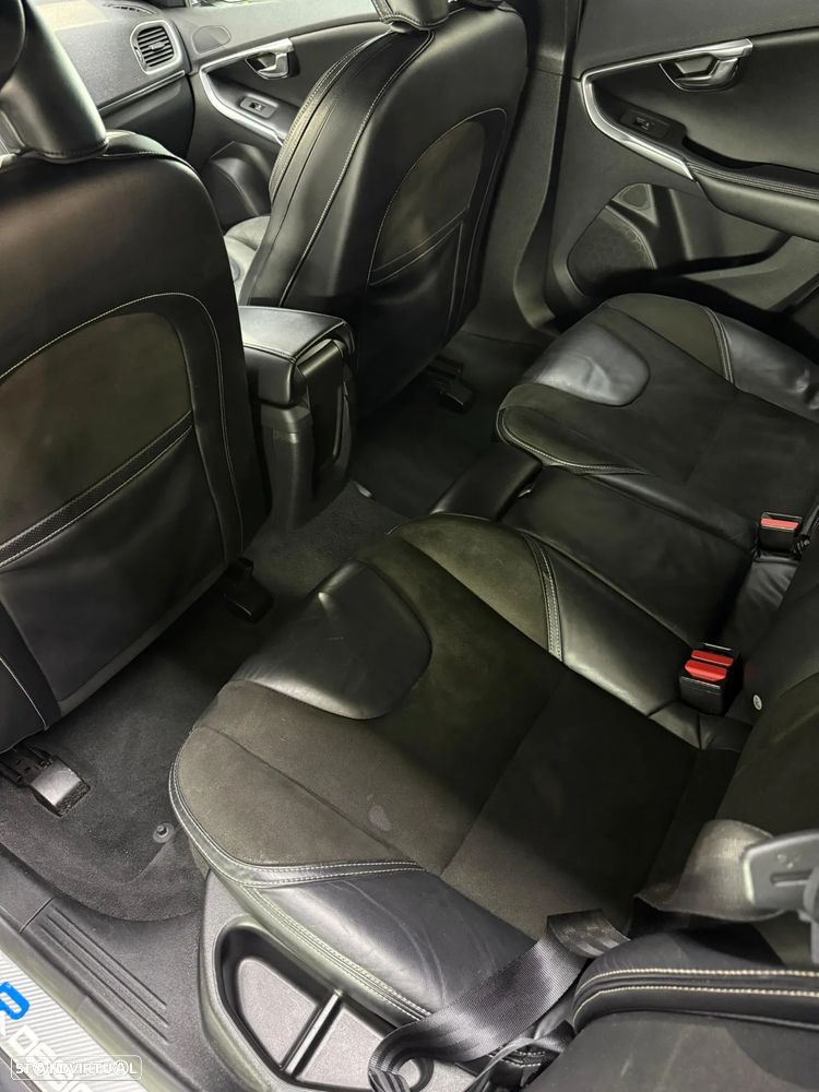 Volvo V40 D2 R Design - 12