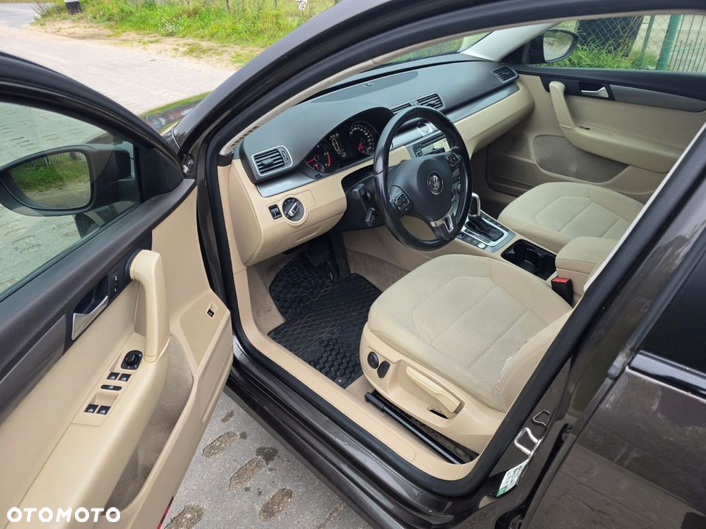 Volkswagen Passat 2.0 TDI Highline DSG - 9