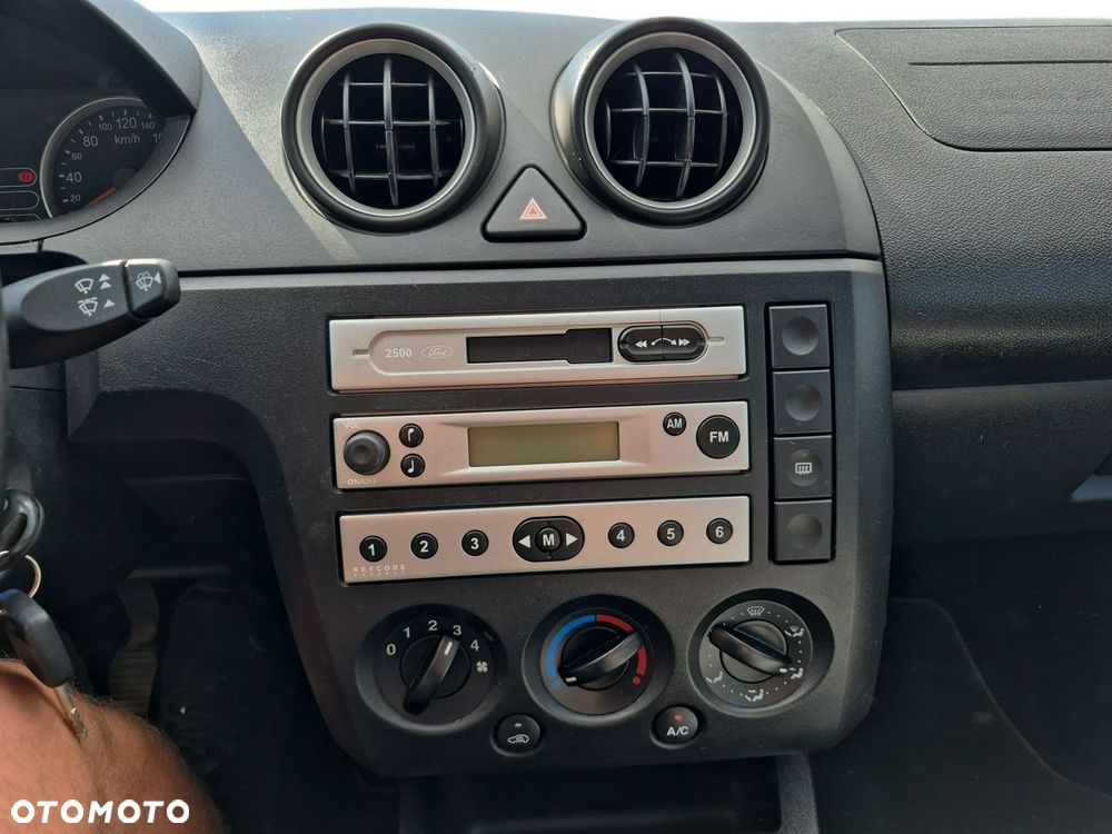 Ford Fiesta - 13